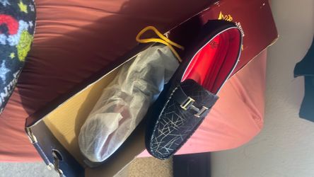 Formal shoes