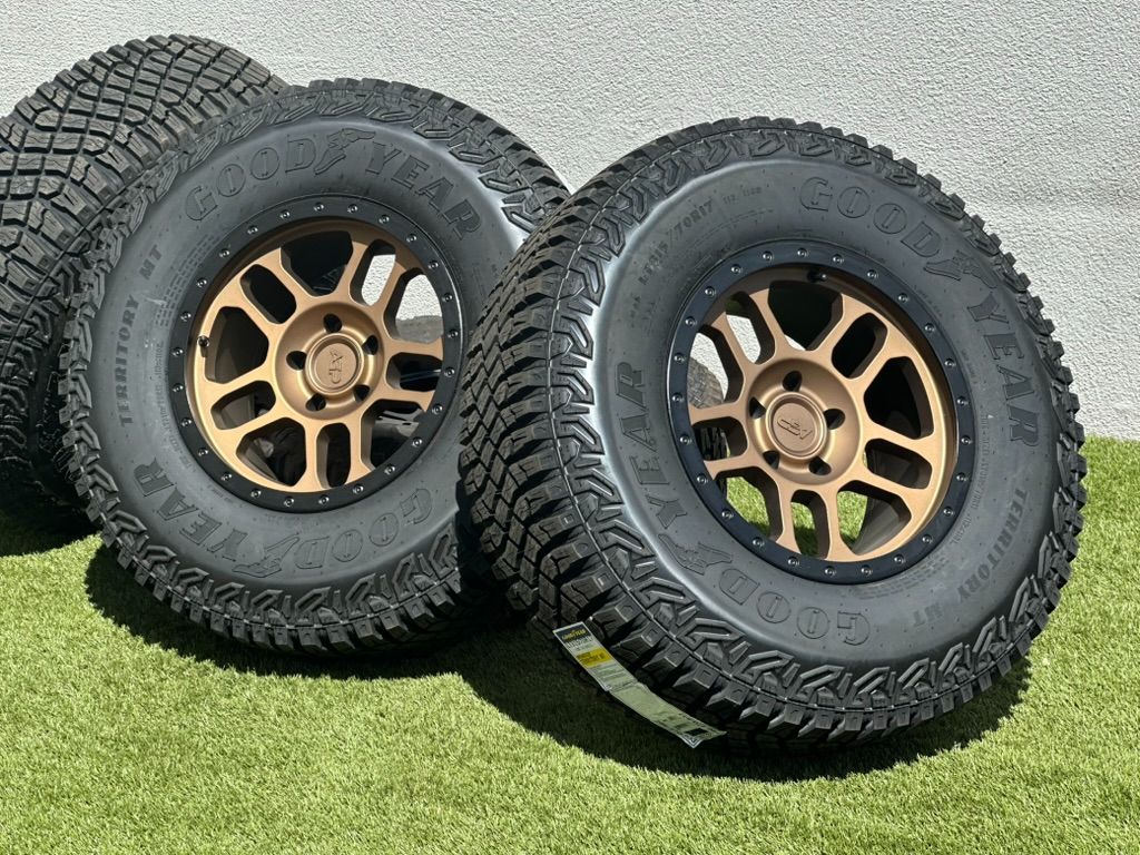 Set of 5 NEW 35” Jeep Wrangler Wheels Gladiator 5x127 Rims JK JL Goodyear Tires Sahara Rubicon 392
