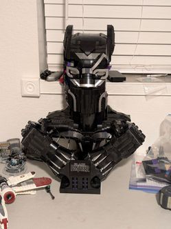 LEGO 76215 Black Panther Bust Set