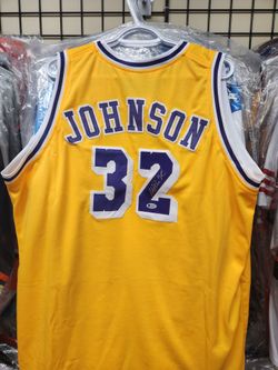 Lakers Magic Johnson Signed, Beckett-Certified Jersey-and 350 Others!