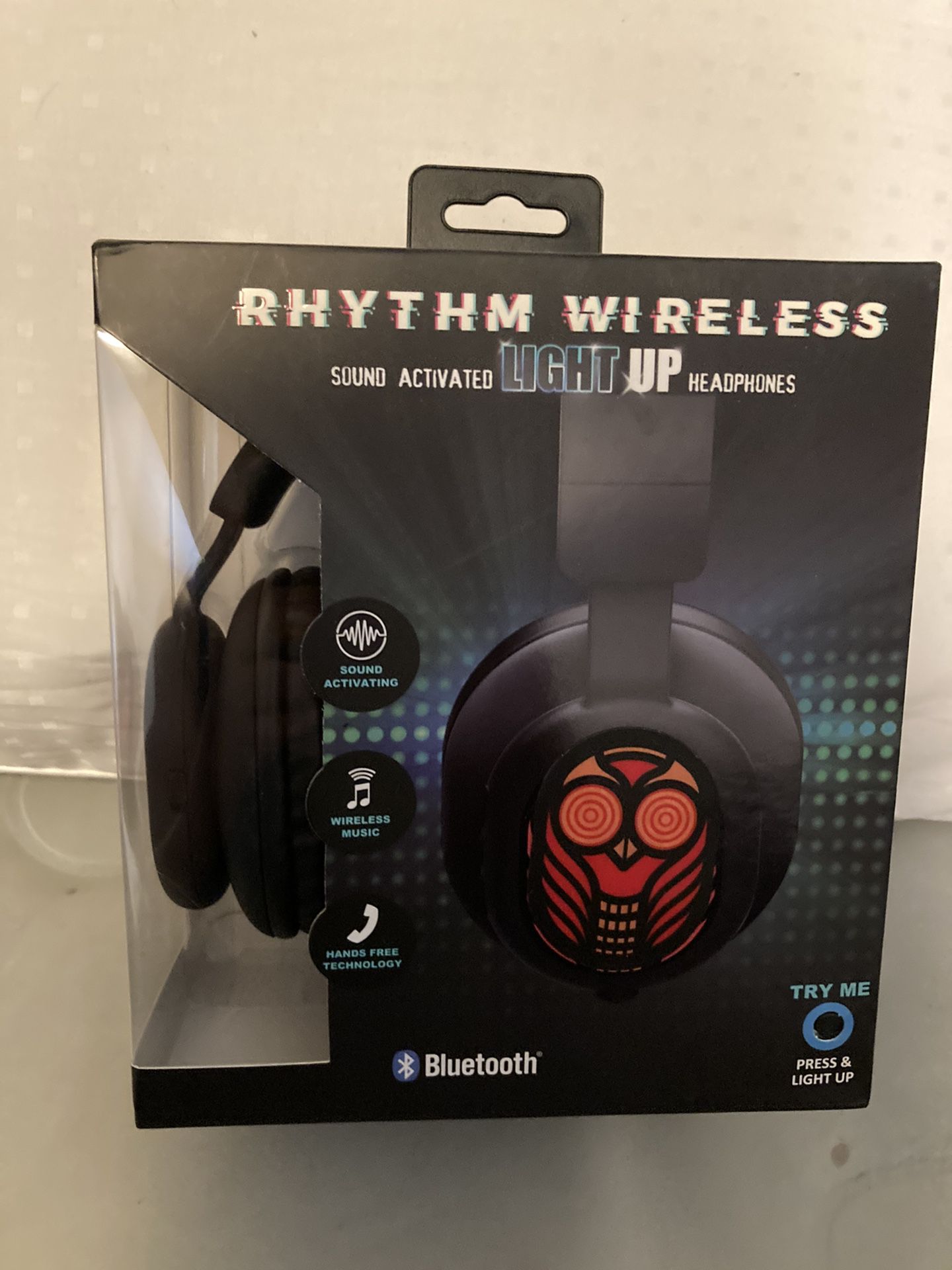 ⁃RHYTHM Bluetooth Wireless Headphones with Sound Activated Light-Up Owl Design