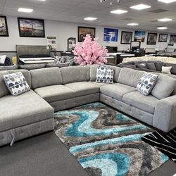 Gray Sofa Sectional w/ Pull- Out Sleeper & Storage In Chaise 