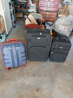 Set of 3 Rolling Luggage Suitcases