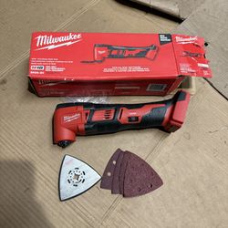 Milwaukee M18 18V Lithium-Ion Cordless Oscillating Multi-Tool (Tool-Only) 