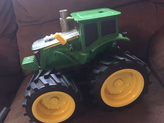 John Deere tractor with real steam!