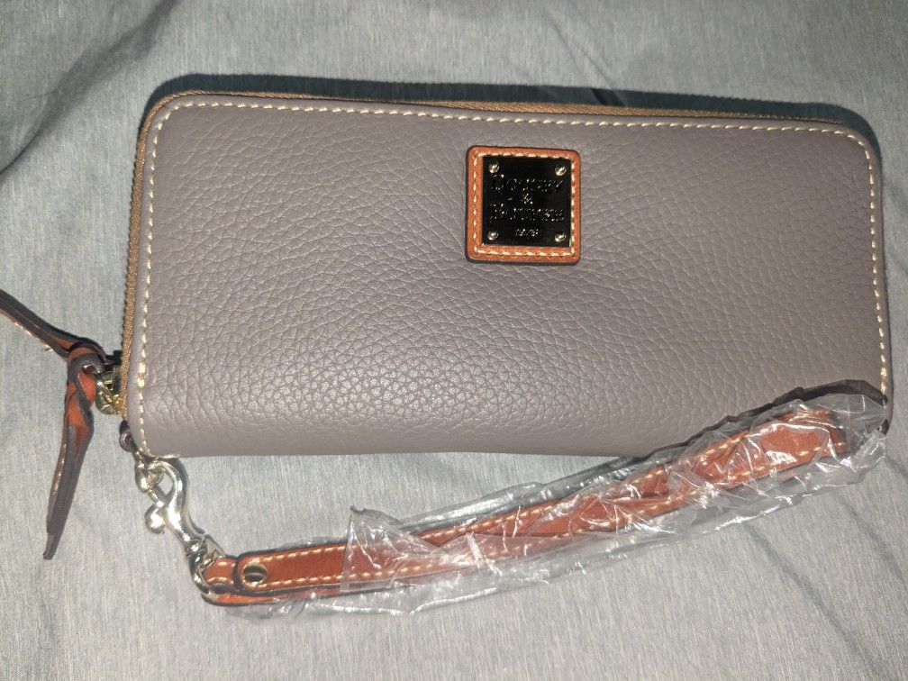 Dooney & Bourke Pebble Leather Wallet