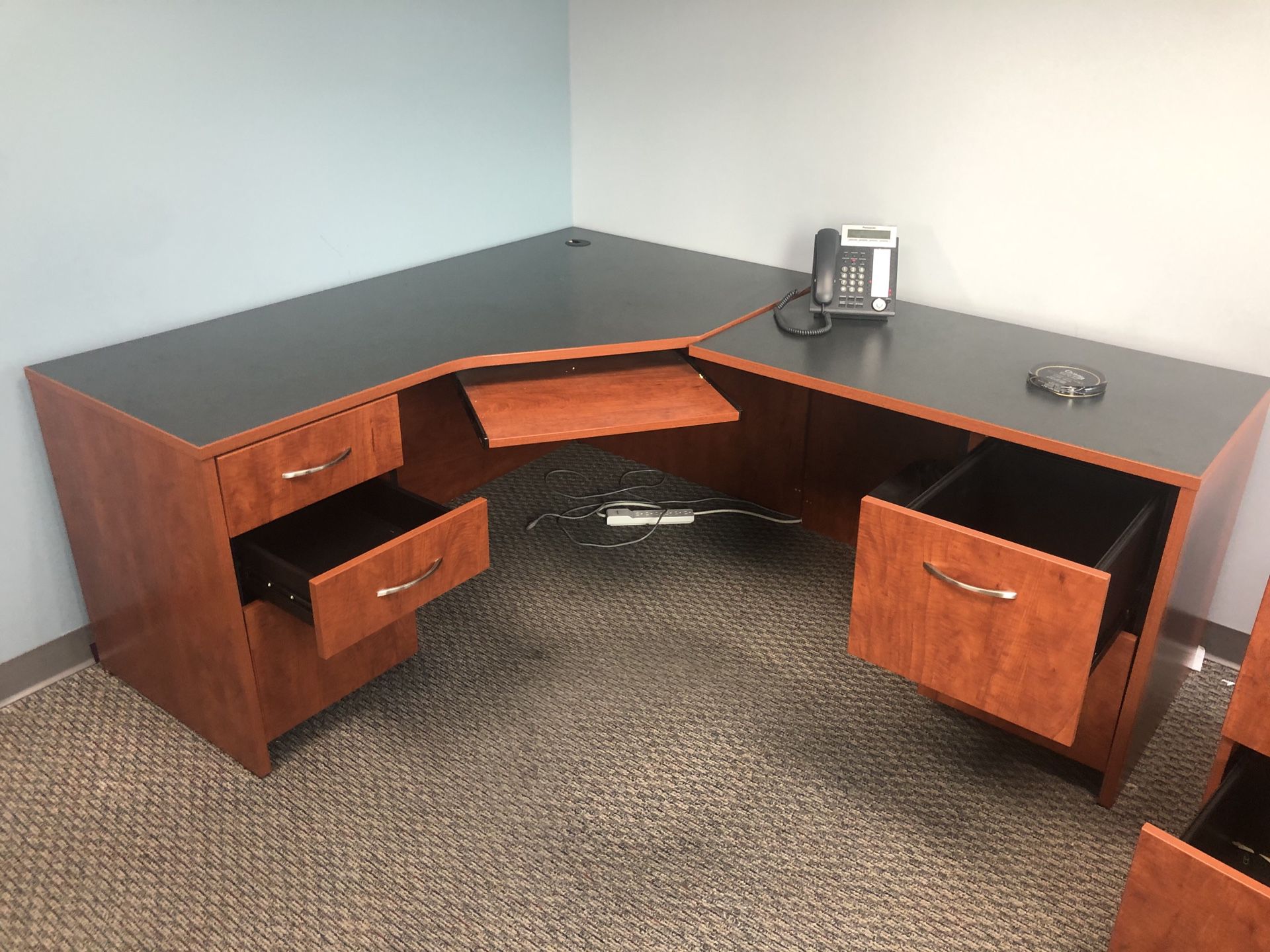 Excellent Condition Office Furniture