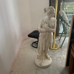 Universal Statuary Corp 656