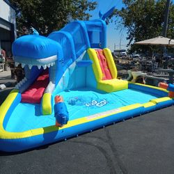 Waterslides 🌊💦🌊💦🌊💦