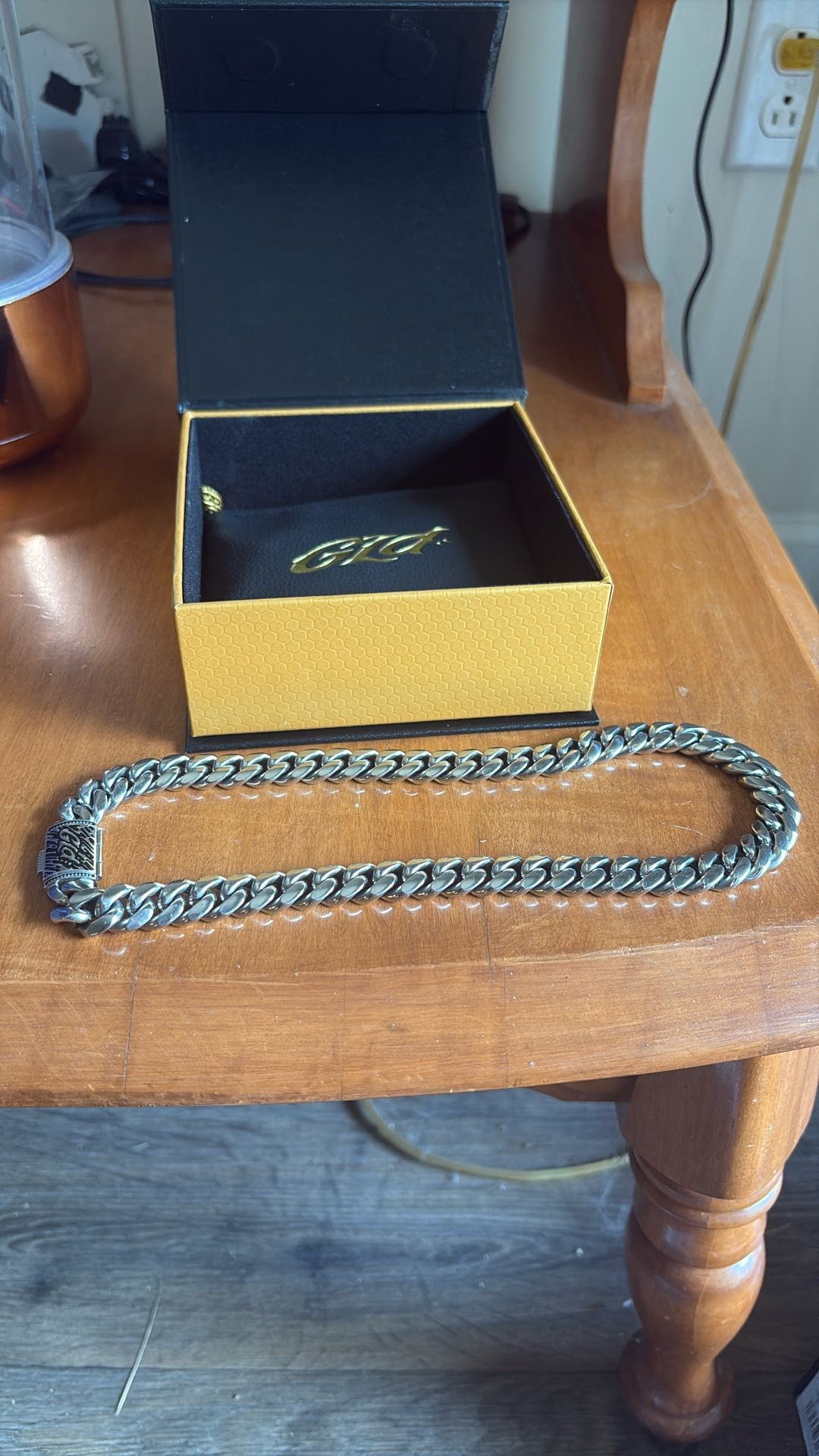 GLD Signature White Gold Cuban Chain 18” 14mm