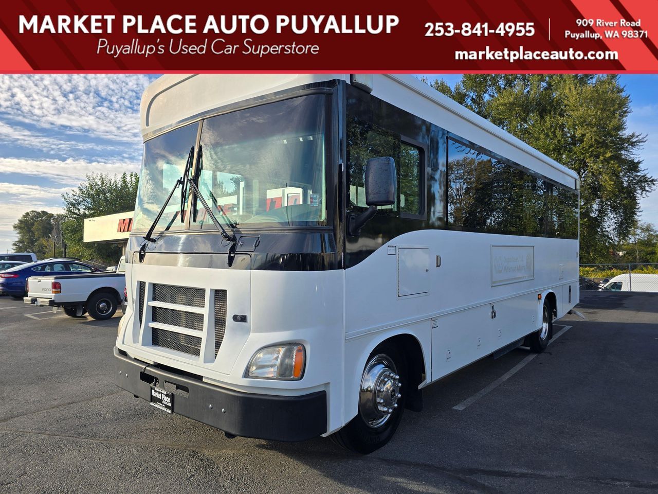 2012 Freightliner 15 Passenger