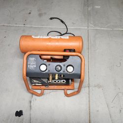 Rigid 4.5 Gallon Air Compressor 