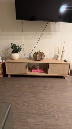 Tv console