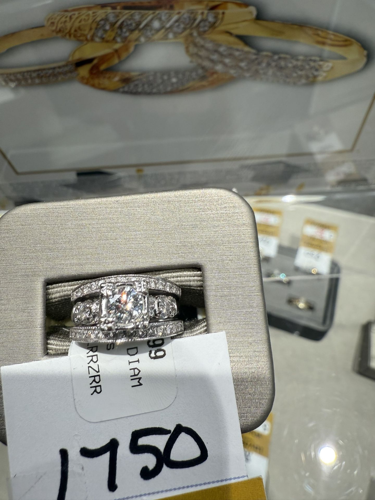 Lovely 14k Gold Diamond Wedding Ring $1750