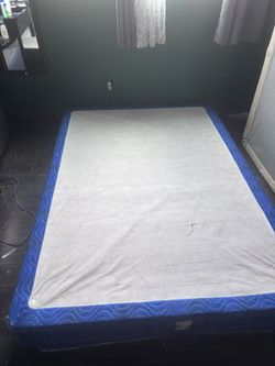 Full Sized Bed Boxspring