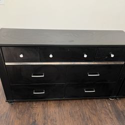 Dresser Set