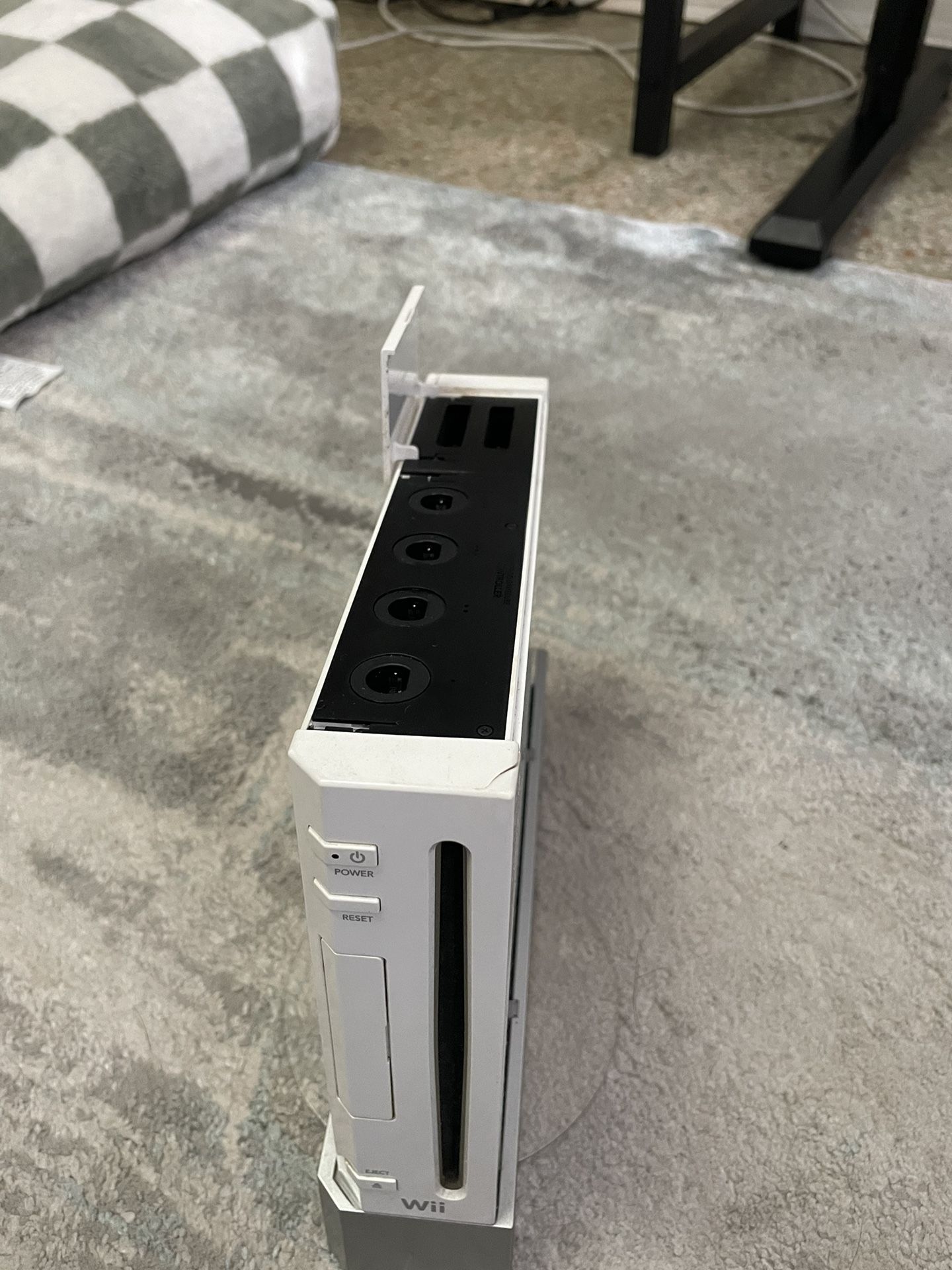 Nintendo Wii with Chords, Controllers, Games) for Sale in Tampa