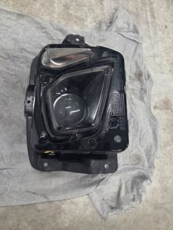 Right headlamp assembly for chevy blazer year 2019 up 2023