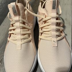 Woman’s Peach Puma Sneakers/size 8.5/30.00  for Pick up