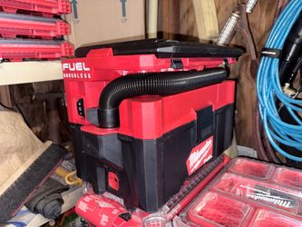 Milwaukee packout m18 shop vac