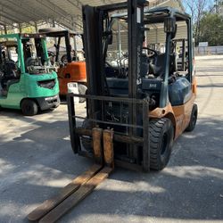 Used Japanese Imported 2002 Toyota 7FGL20 Forklift Truck