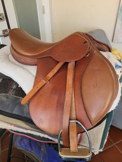 Zaldi Spanish All Leather English Saddle. 16 Seat. Korsteel Irons Included!!