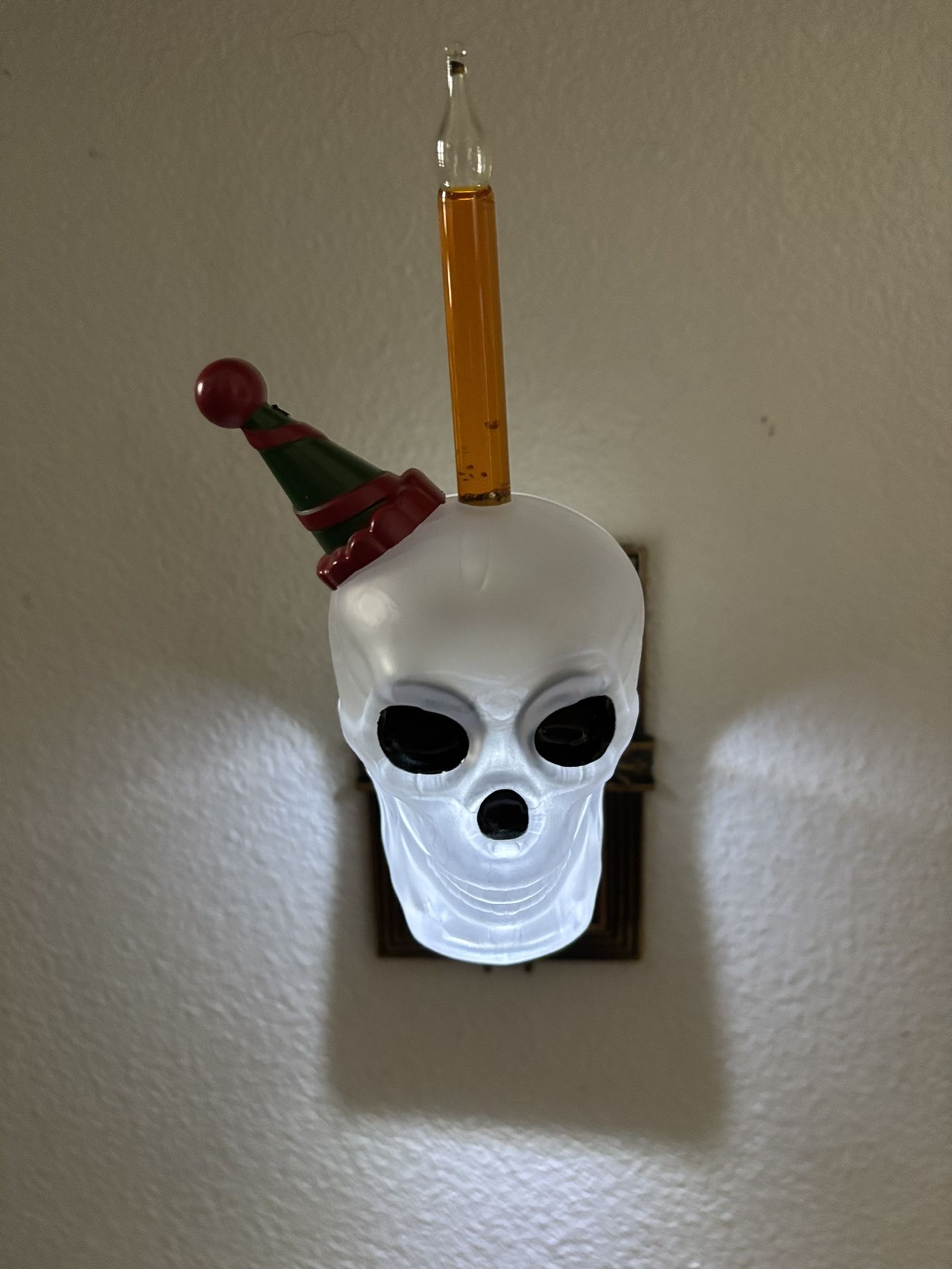 Halloween Christmas Party Skeleton Bath & Body Works Wallflower holder and Nightlight w/bubble bulb