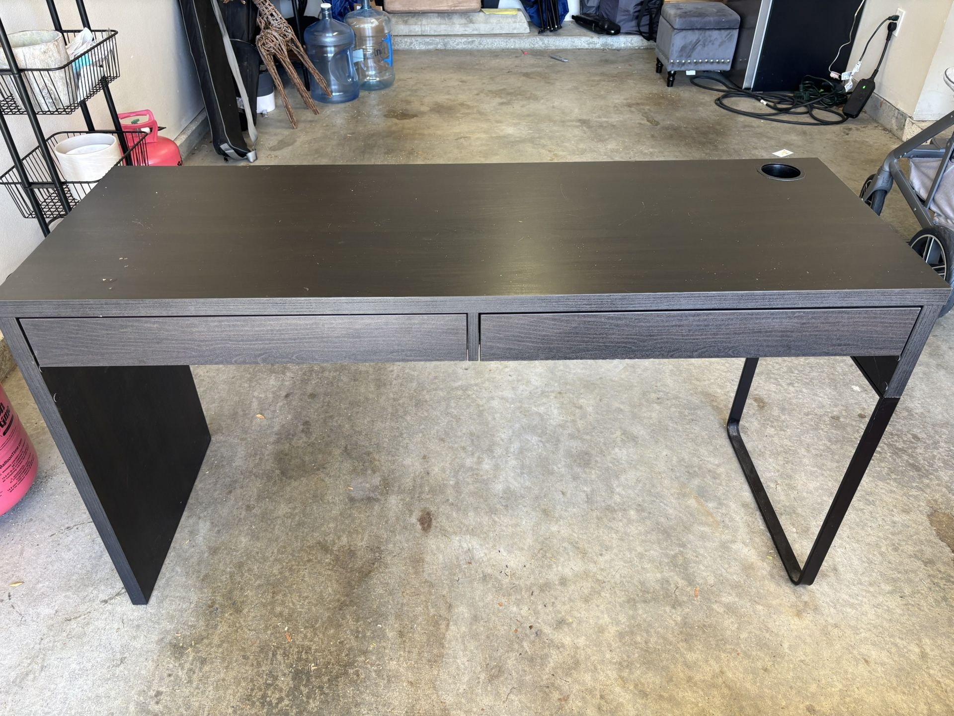 Computer table
