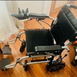Never used foldable electric power wheelchair