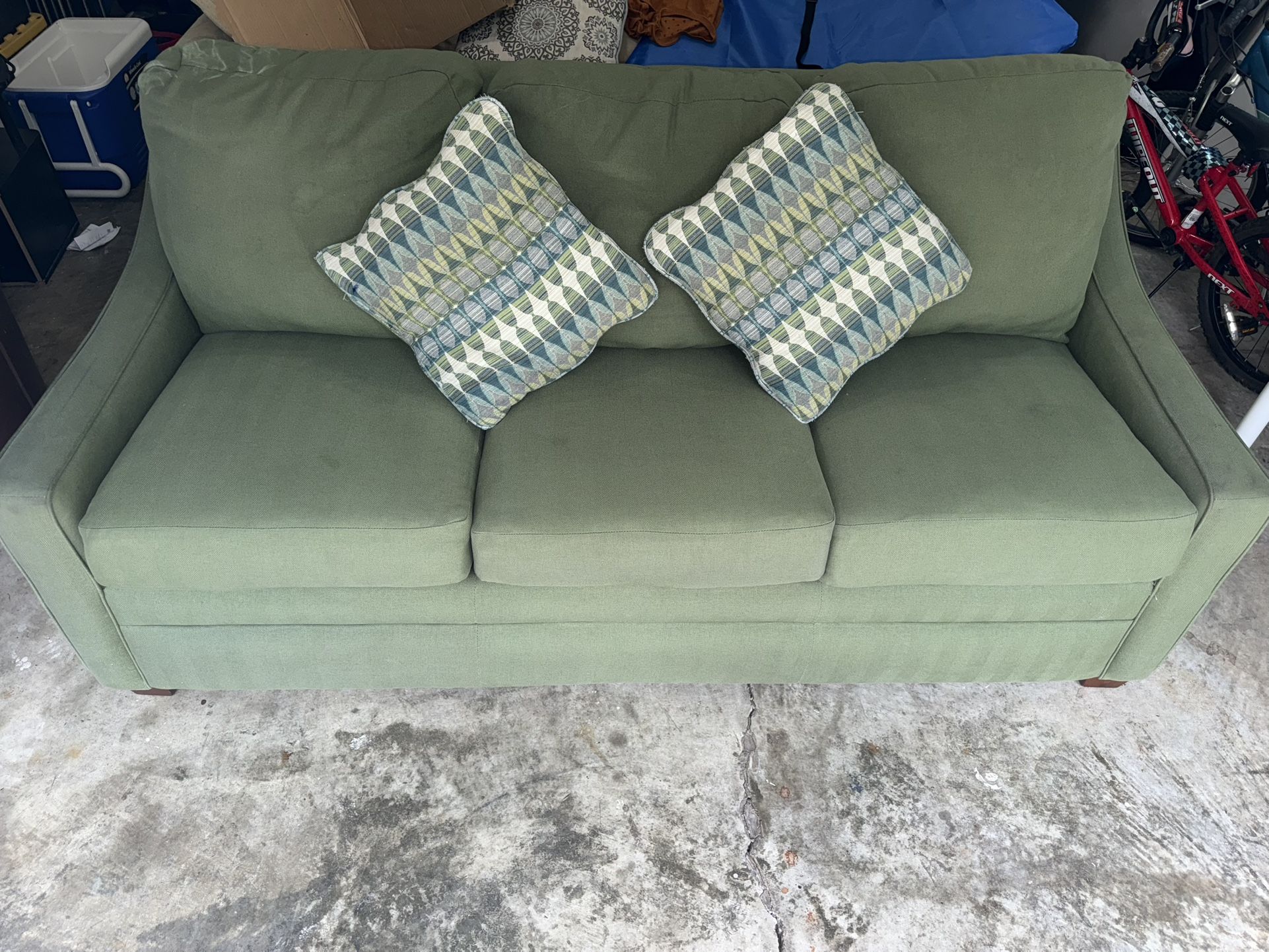 Lazy Boy Pull Out Couch In Excellent Condition!!