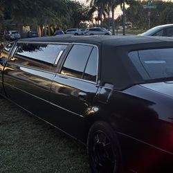 Cadillac Limousine