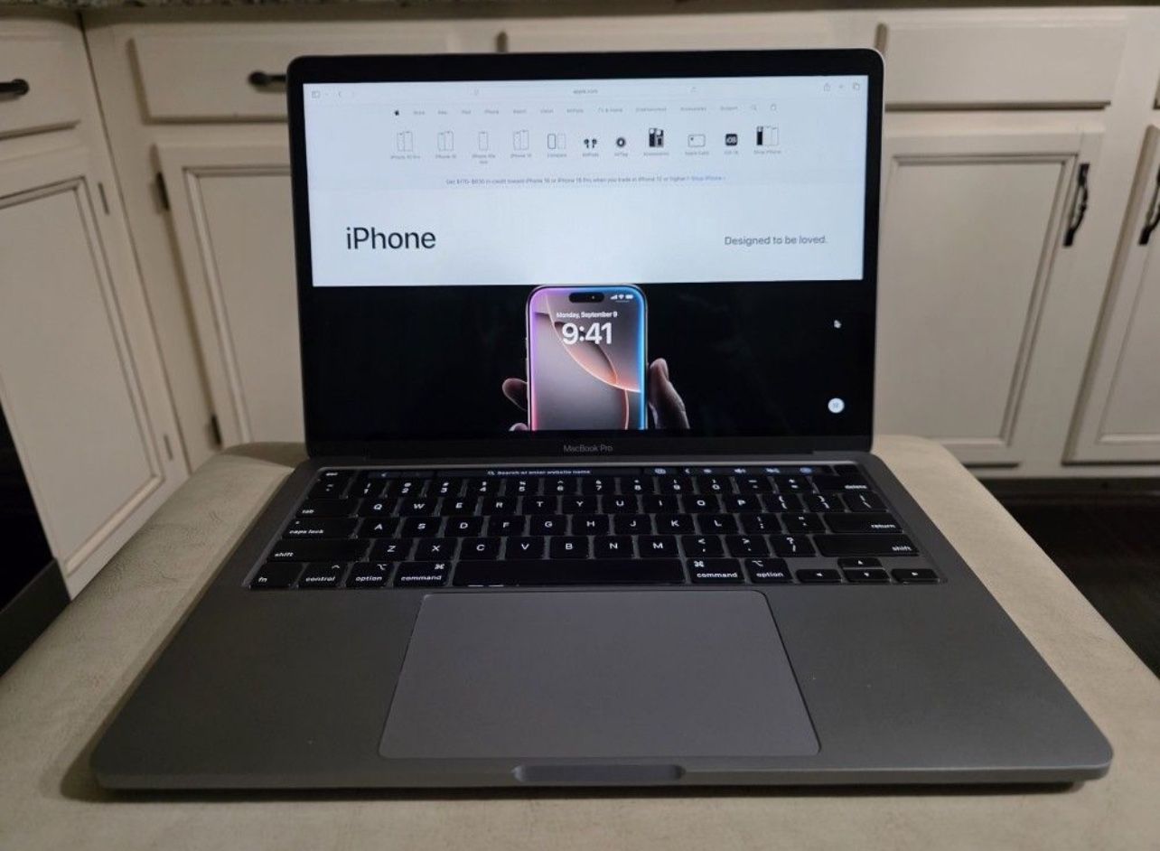 2020 MacBook Pro 512GB SSD 16GB RAM