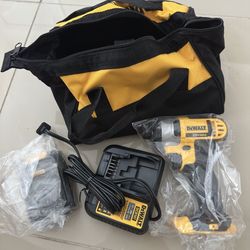DEWALT 20V MAX Cordless 1/4 in. Impact Driver 20V 1.3Ah Battery, Charger, and Bag