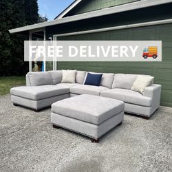 Large light Gray Sectional Couch 🛋️ FREE DELIVERY 🚚 