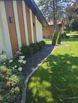 Landscaping rocks
