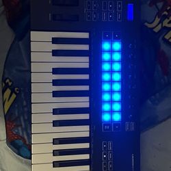 Novation Launchkey 25 MK3