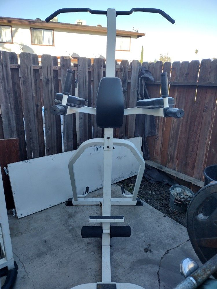 2 piece Olympic Bench press w Olympic Bar/1 Bench Press Curl Arm Stand w Leg Machine inc