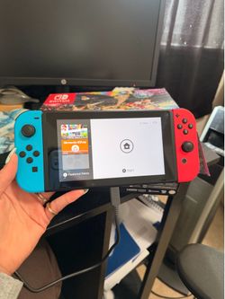 NINTENDO SWITCH MARIO KART DELUXE 8- BARELY USED
