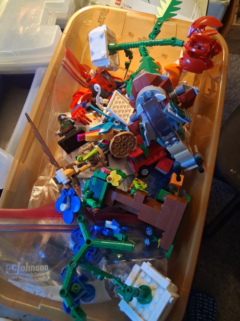 Lego Lot With Minifigures And A Few Manuals