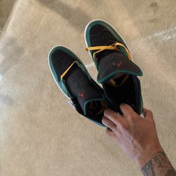 🔥 Air Jordan 1 Low SE “New Emerald / Gum Sole” — Size 12 — Like New