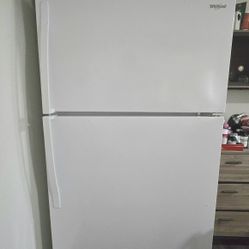 Whirlpool white 20.5 cu. ft. fridge freezer