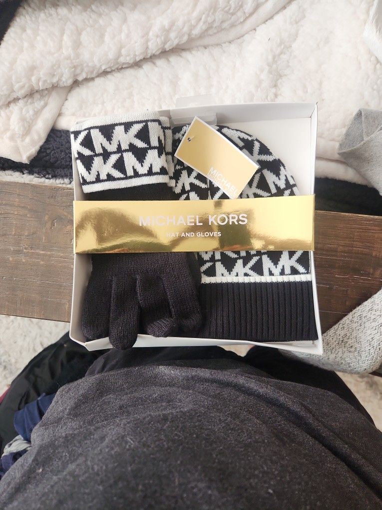 Michael Kors Hat And Glove Set