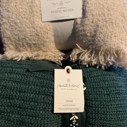 Blankets NWT 