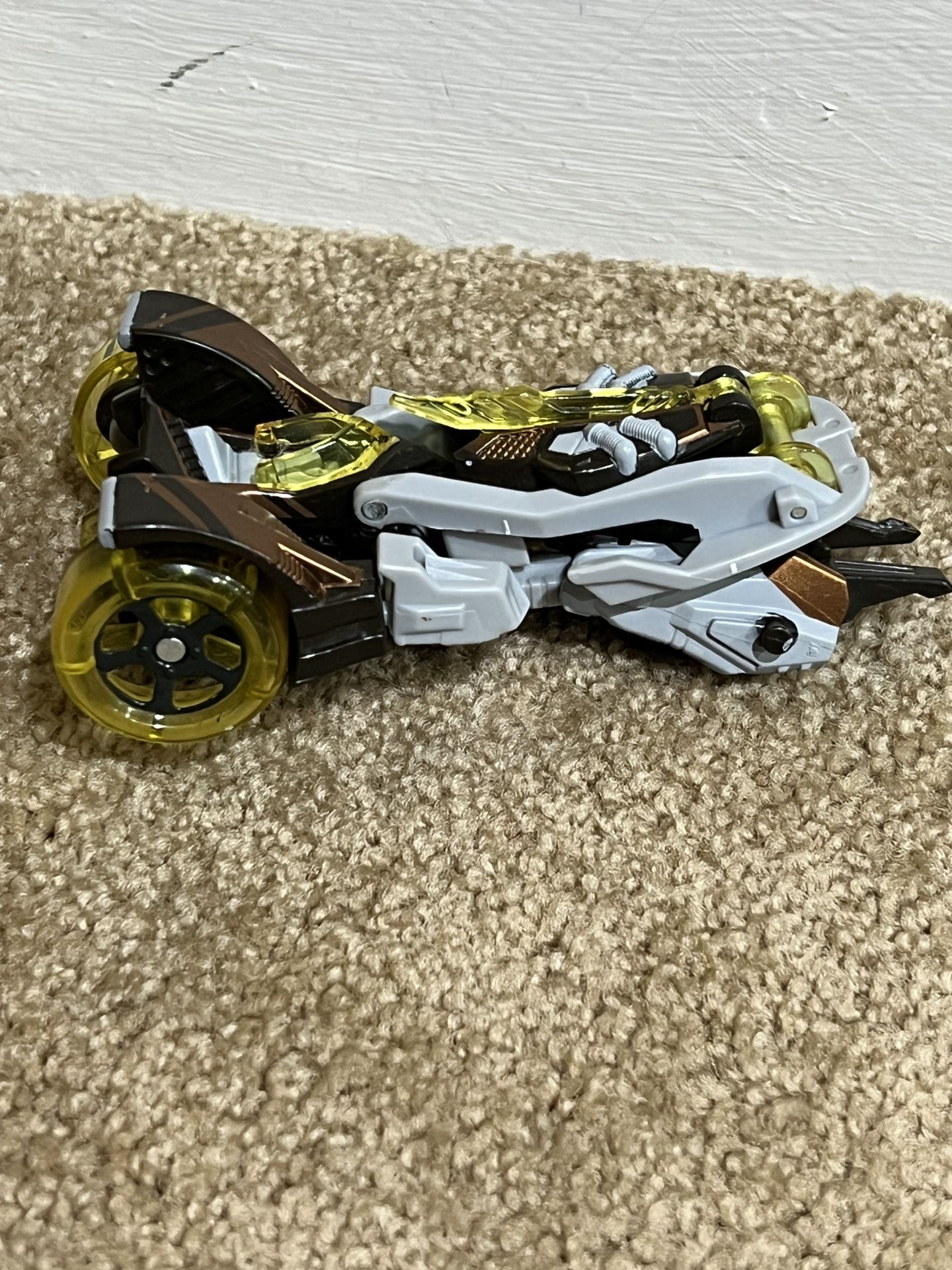 Vintage 2005 Transformers Cybertron Breakdown Scout Class.