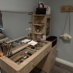 Make Up Vanity 