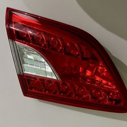 Nissan Sentra Inner Taillight
