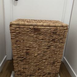 Large Wicker Laundry Basket 