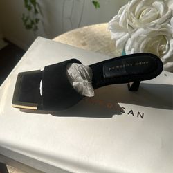 Brand New good american shoes size 5.5