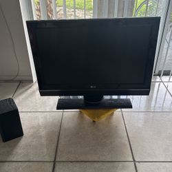 32 Hinches LG TV Good Condition 