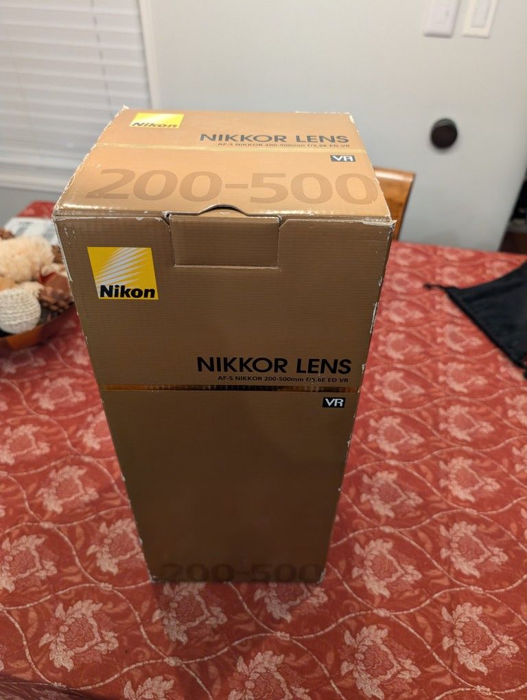 Nikon AF-S NIKKOR 200-500mm f/5.6E ED VR Lens